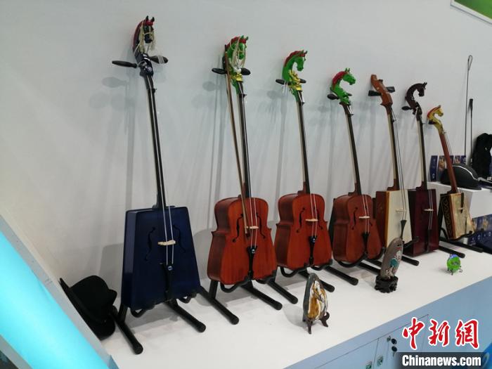 图为乌力吉制作的马头琴。受访者供图 图为乌力吉制作的马头琴。受访者供图