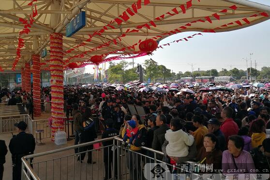 北海南珠节：以“珠”传情 万人共睹南珠风采