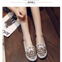 新款时尚芒果女鞋 50元