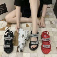 Supre闪钻韩版厚底凉鞋58元