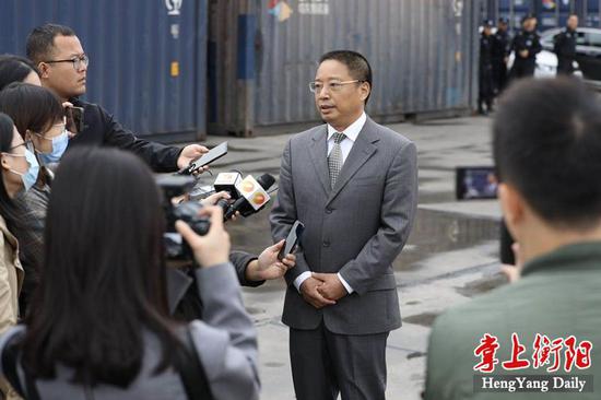 华菱衡钢总经理凌仲秋接受采访