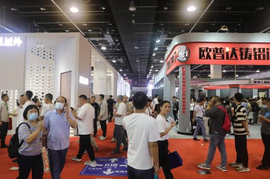 图为门博会展销现场。五金城集团 提供